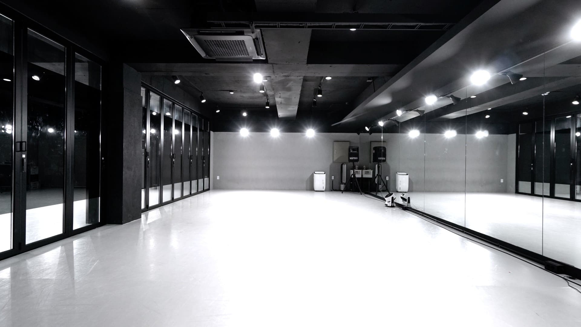 LJ Studio A